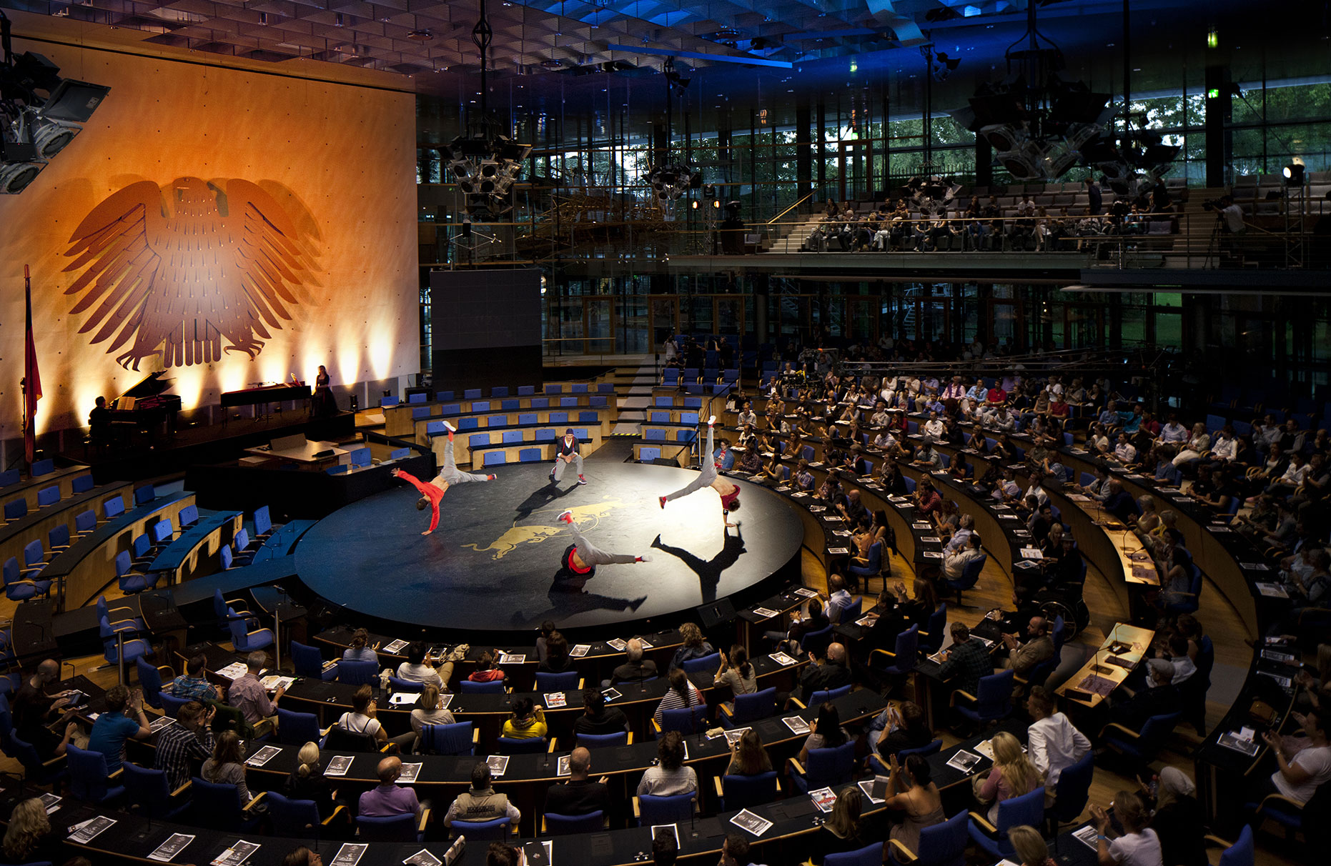© Dirk Mathesius, Flying Steps performs Red Bull Flying Bach at Bundestag in Bonn, Client Red Bull