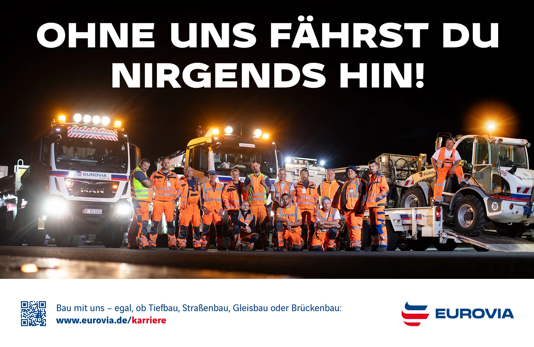 Ein Asphaltbau- Team posiert in einem Gruppenfoto mit ihren schweren Maschinen auf der nächtlichen Rollbahn des Hamburger Flughafens. Produziert für Eurovia Vinci.